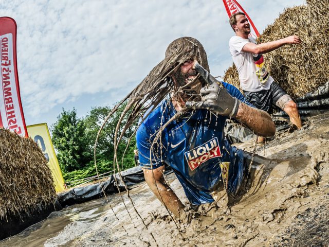 Hero Momente in Wacken 3.000 Fisherman's Friend StrongmanRunner zeigen Stärke