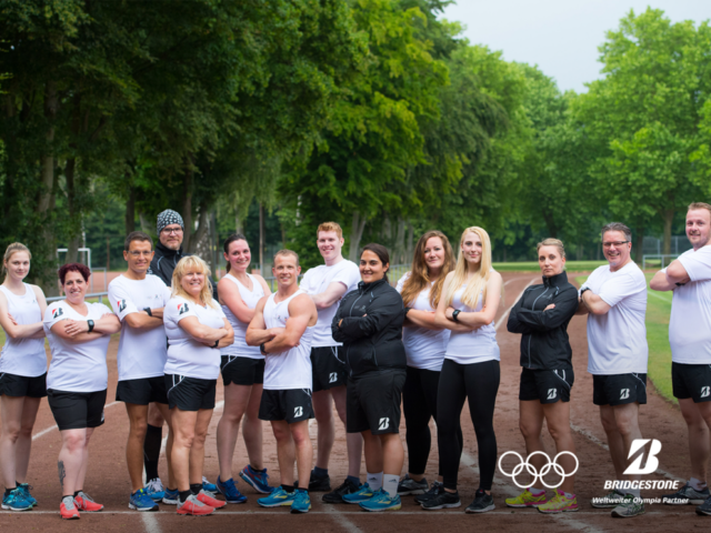 Olympiasieger Fabian Hambüchen trainiert mit 13 Laufanfängern aus ganz Deutschland für seinen ersten 10-Kilometer-Lauf