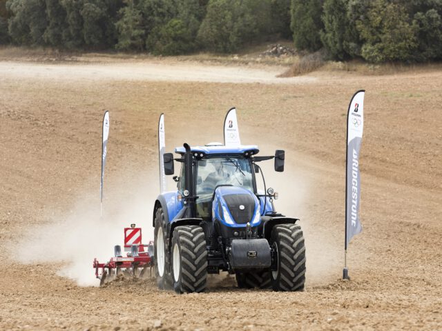 Bridgestone führt neuen Landwirtschaftsreifen ein