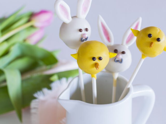 Lustige Oster-Cake-Pops mit Grafschafter Goldsaft