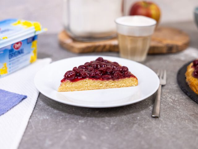 Traditioneller Kirschkuchen ohne Ei und Butter