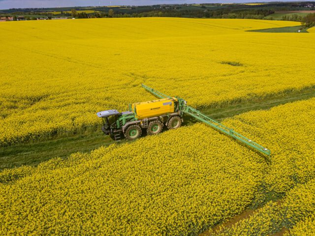 Dammann trac rollt auf Bridgestone VT-Tractor Reifen