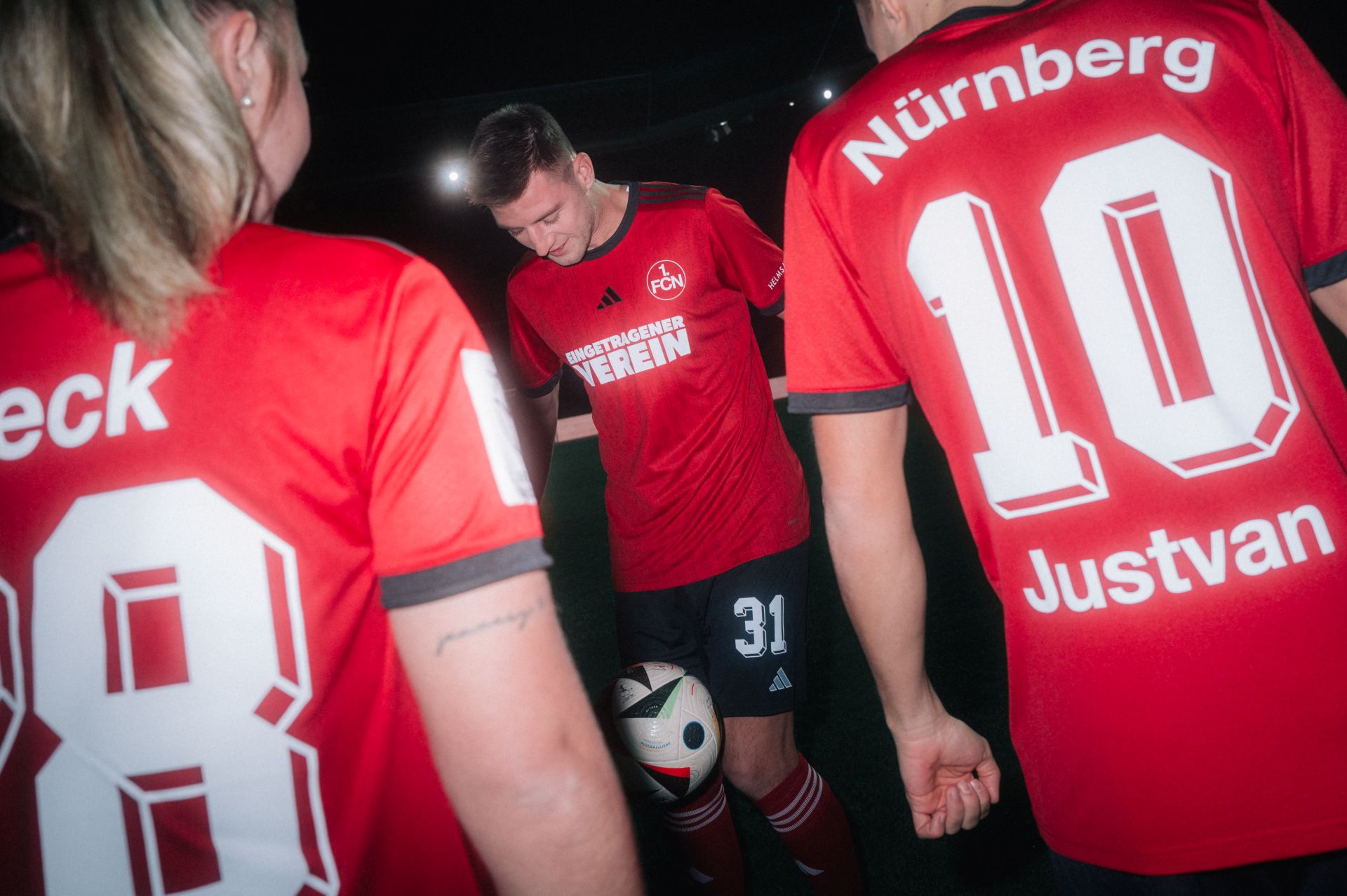 Neues Sondertrikot des 1. FC Nürnberg würdigt Treue der Fans